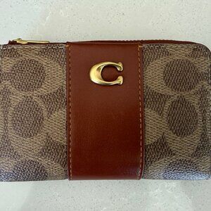 Coach Essential L zip card case Signature Canvas and Leather